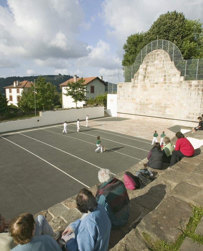 deporte-rural-700x865